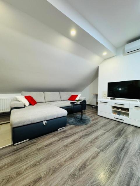 Apartments Paradise Licko Petrovo Selo Zewnętrze zdjęcie