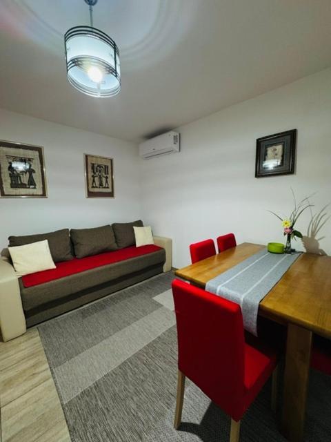 Apartments Paradise Licko Petrovo Selo Zewnętrze zdjęcie