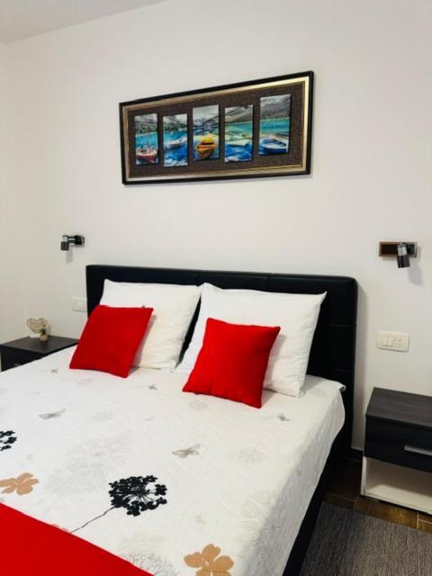 Apartments Paradise Licko Petrovo Selo Zewnętrze zdjęcie