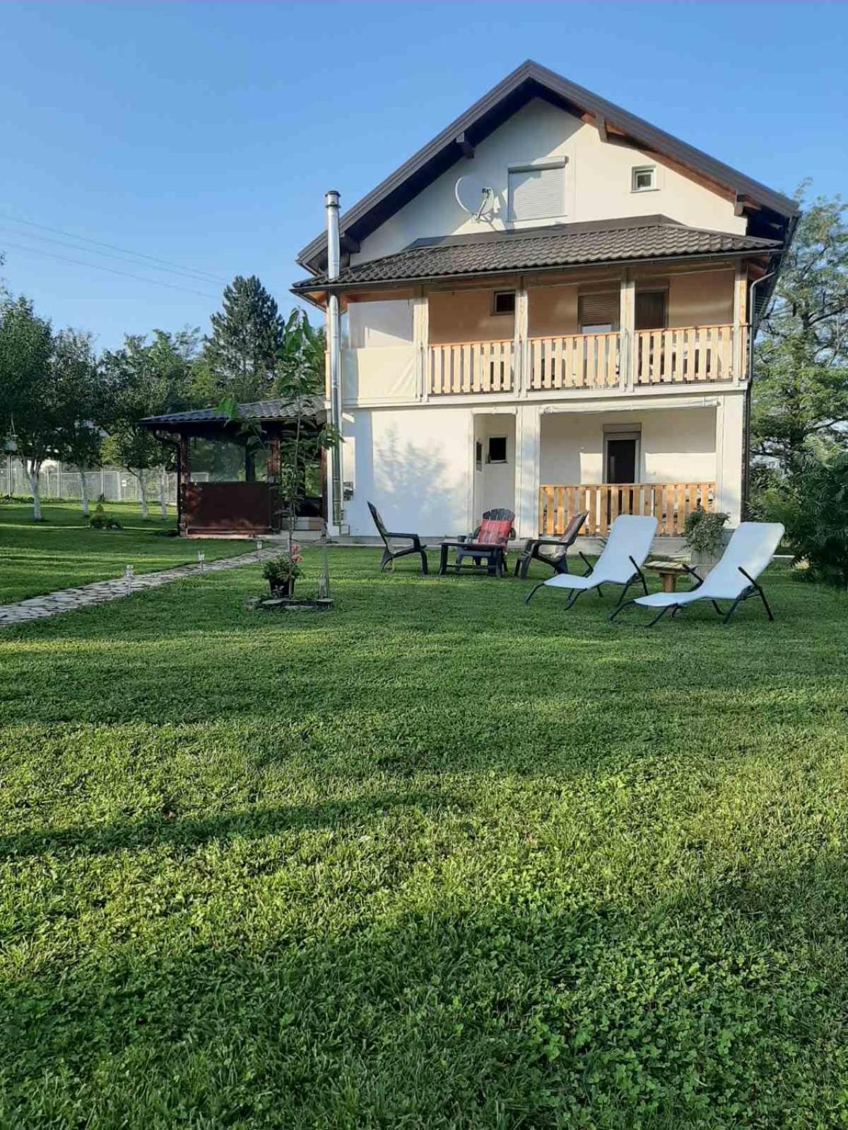 Apartments Paradise Licko Petrovo Selo Zewnętrze zdjęcie