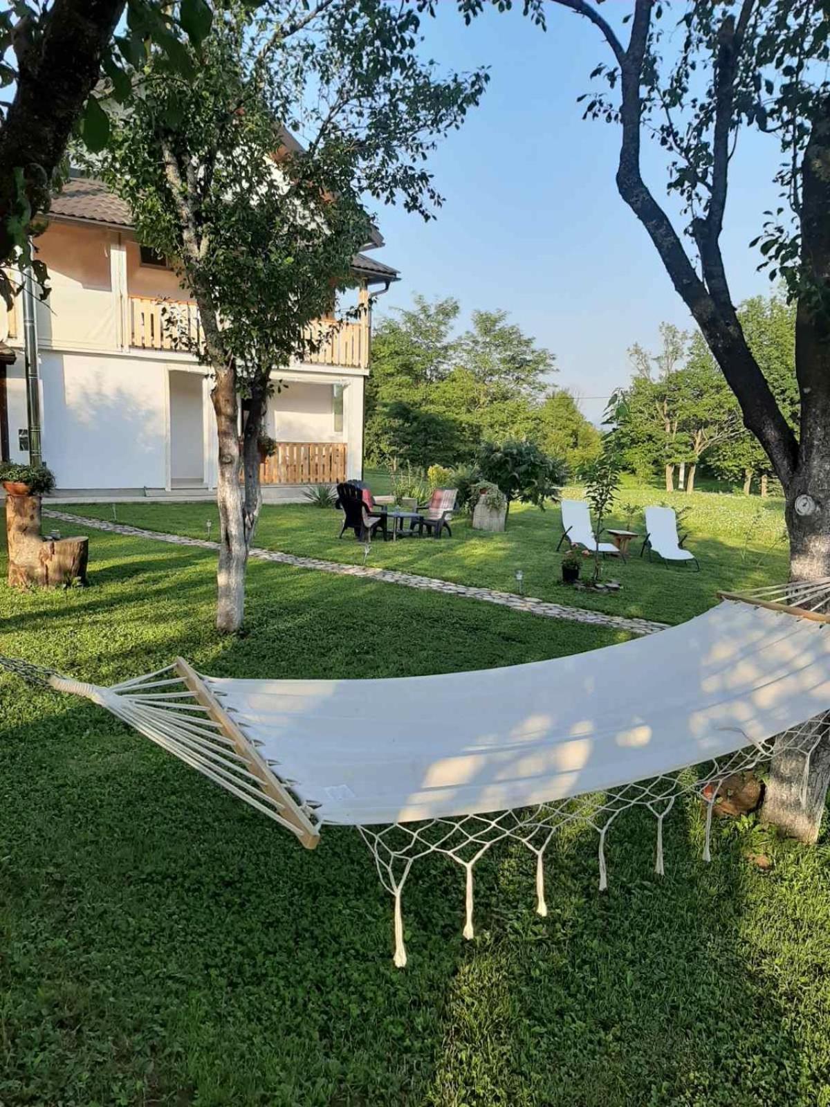 Apartments Paradise Licko Petrovo Selo Zewnętrze zdjęcie