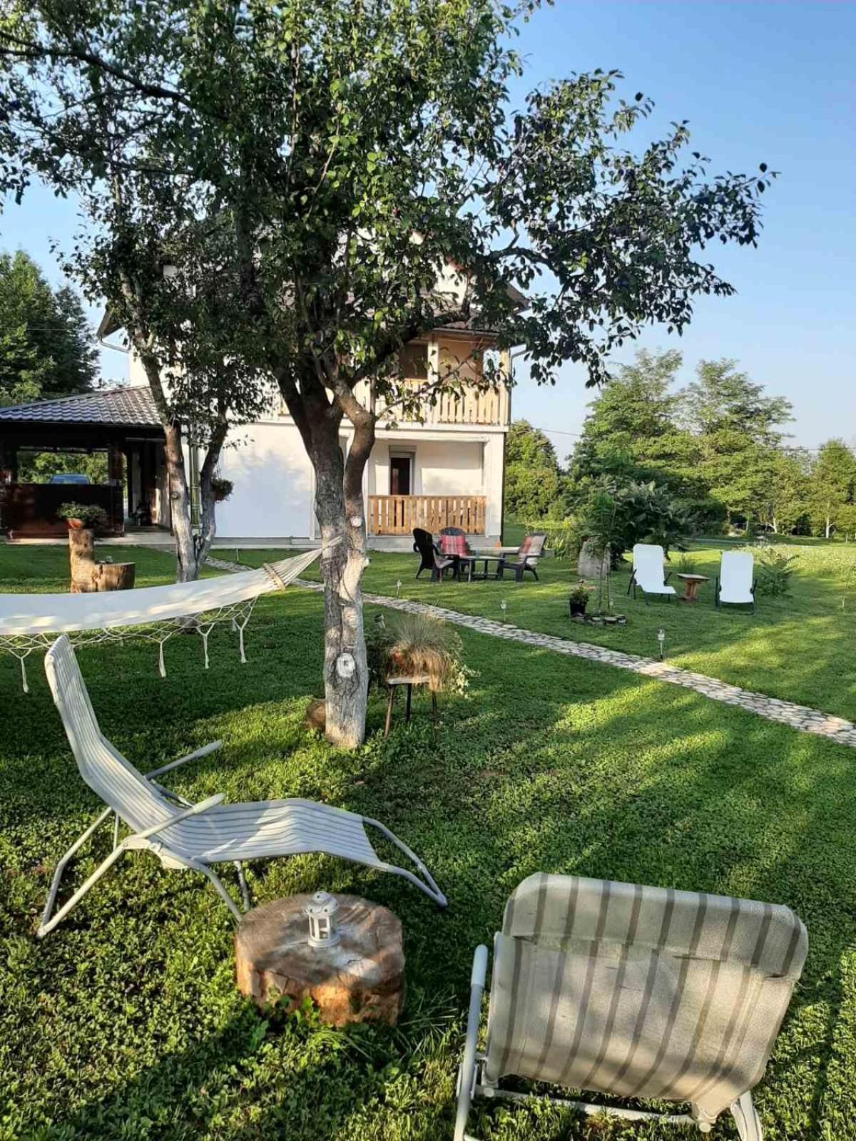 Apartments Paradise Licko Petrovo Selo Zewnętrze zdjęcie